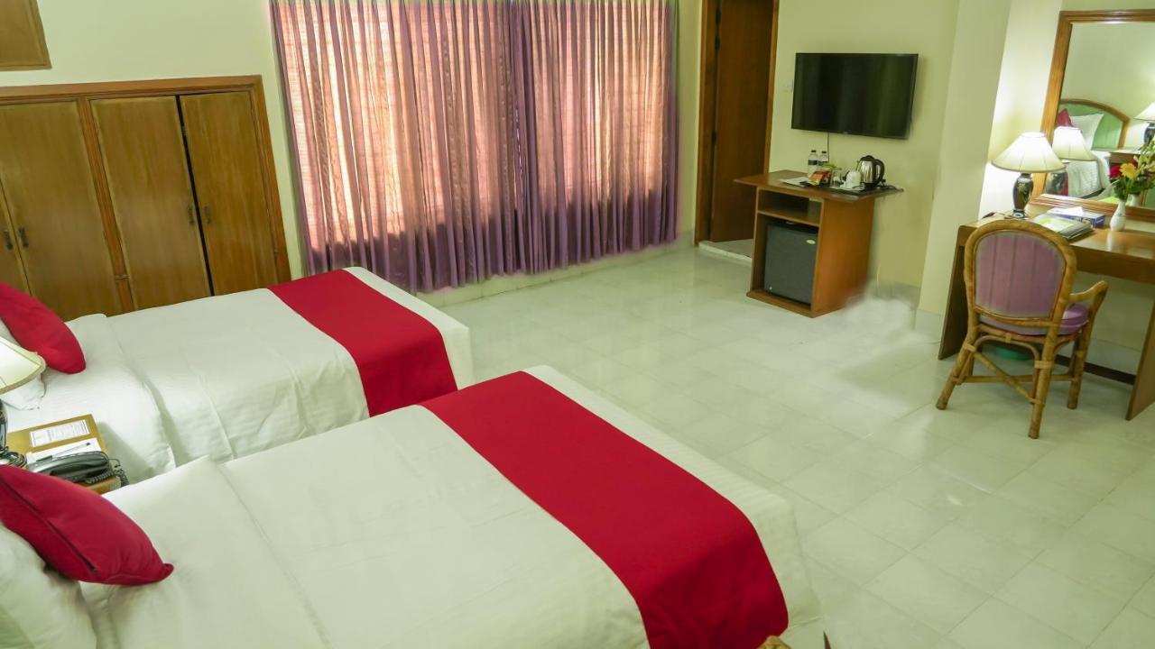 Asia Pacific Hotel Dhaka Exterior photo
