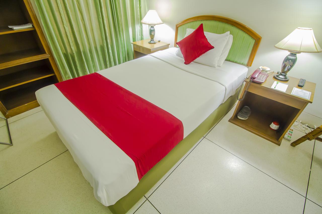 Asia Pacific Hotel Dhaka Exterior photo